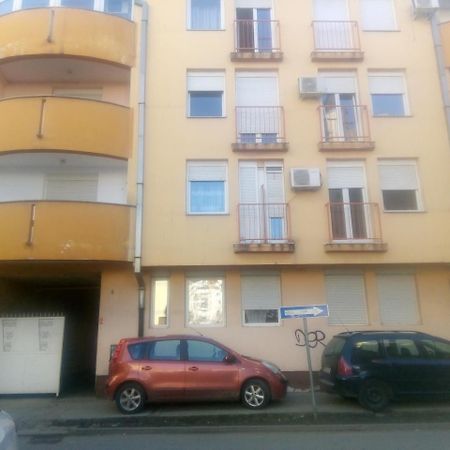 Ivana Center Novi Sad Esterno foto