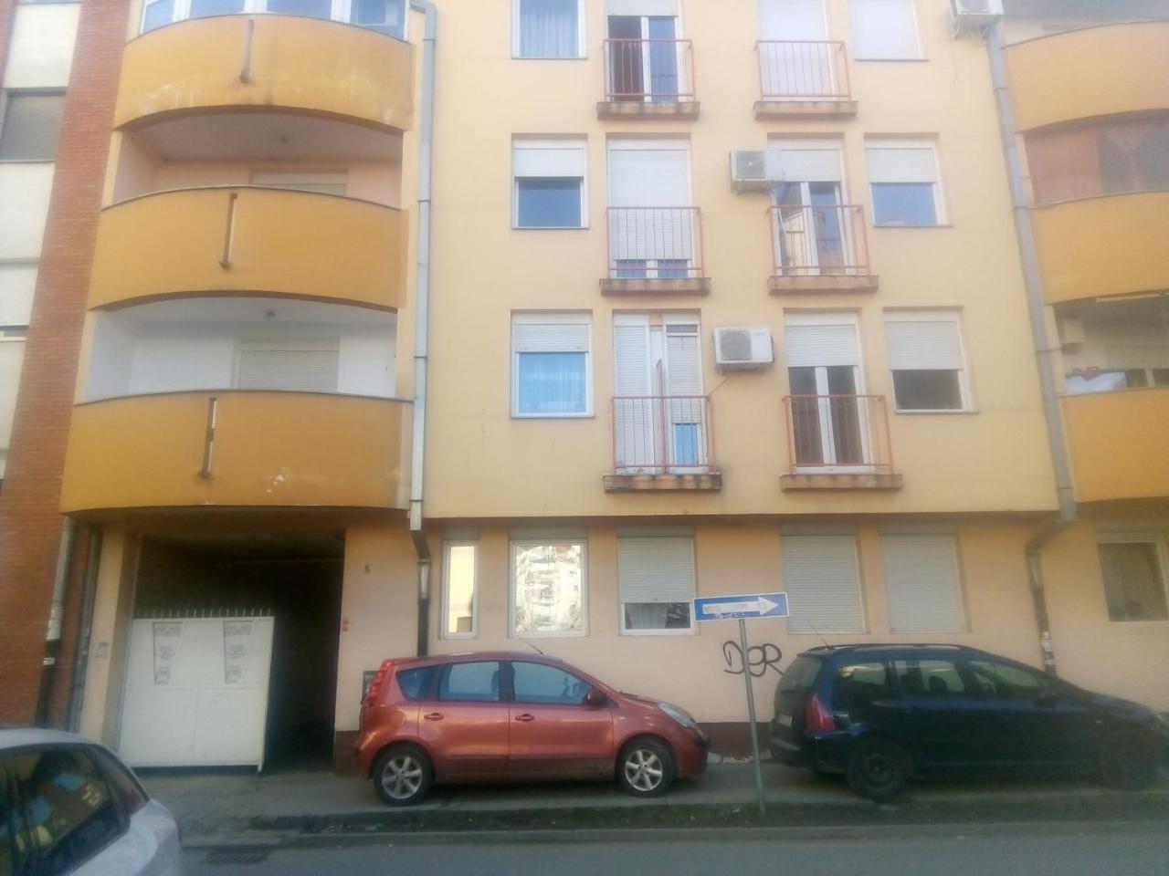 Ivana Center Novi Sad Esterno foto